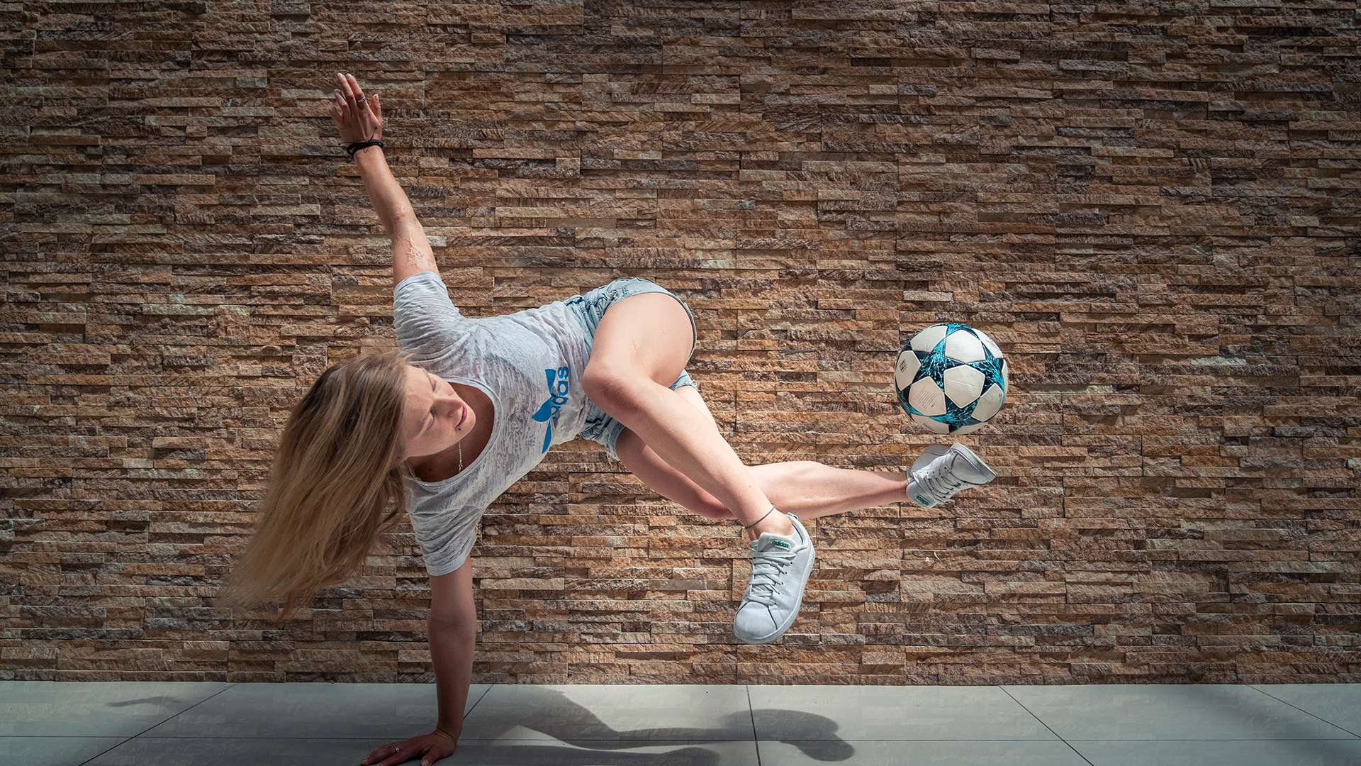 更是对其发 更是对其发